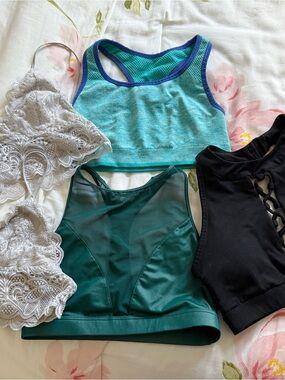 Bundle of 5 women’s bras